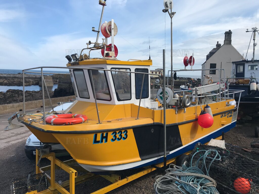 Cheetah catamaran 6.9 reg 7.4 Ovl